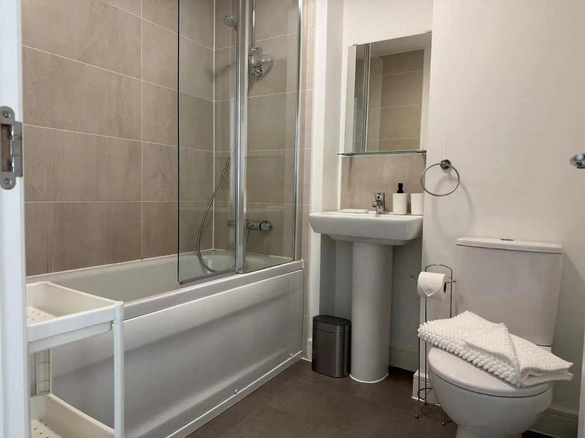Modern 3 Bedroom Home In Exeter Holiday home