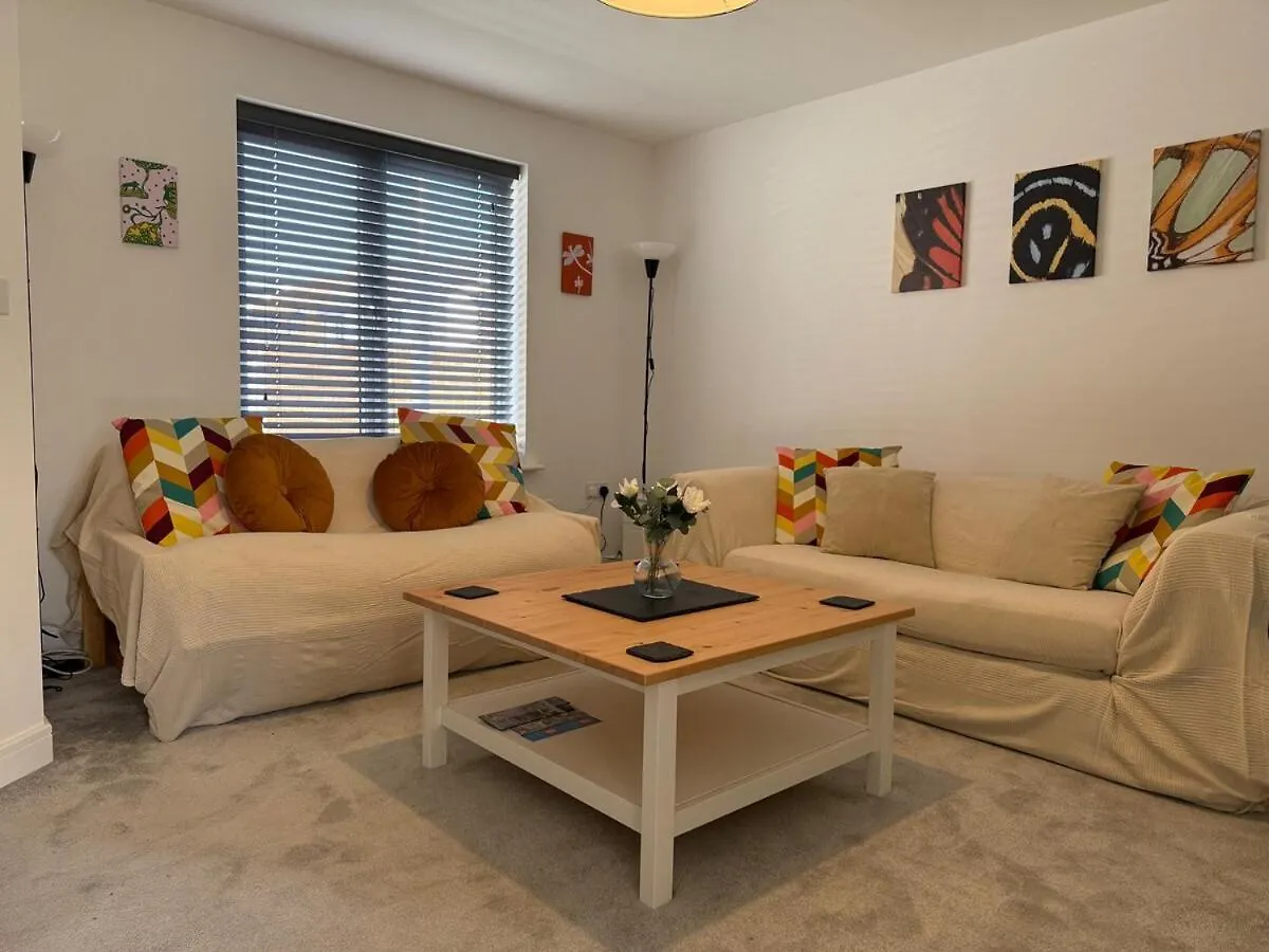 Modern 3 Bedroom Home In Exeter