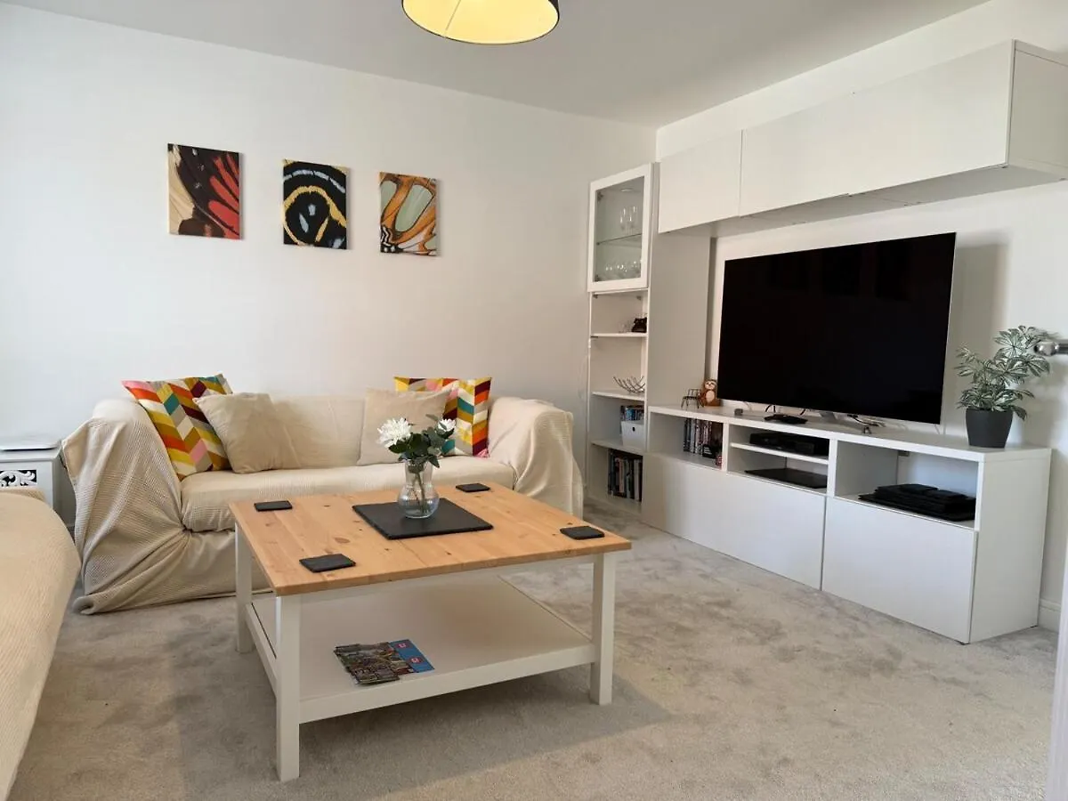 Holiday home Modern 3 Bedroom Home In Exeter